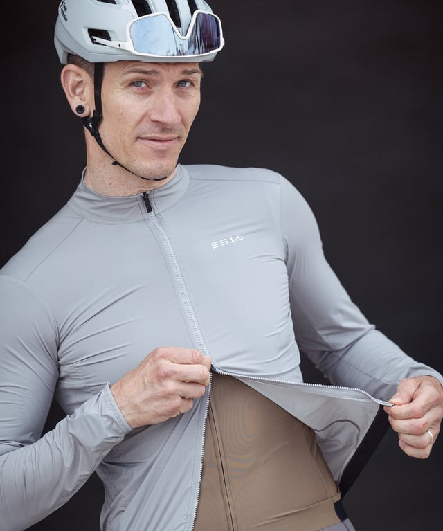 ES16 Supreme Lightweight Wind Jacket. Grey